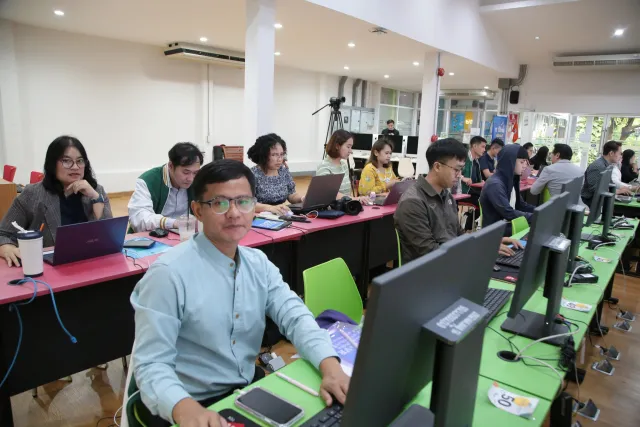 การพัฒนาทักษะวิทยากรมืออาชีพด้านดิจิทัลด้วยเครื่องมือ AI (Train The Trainer)
